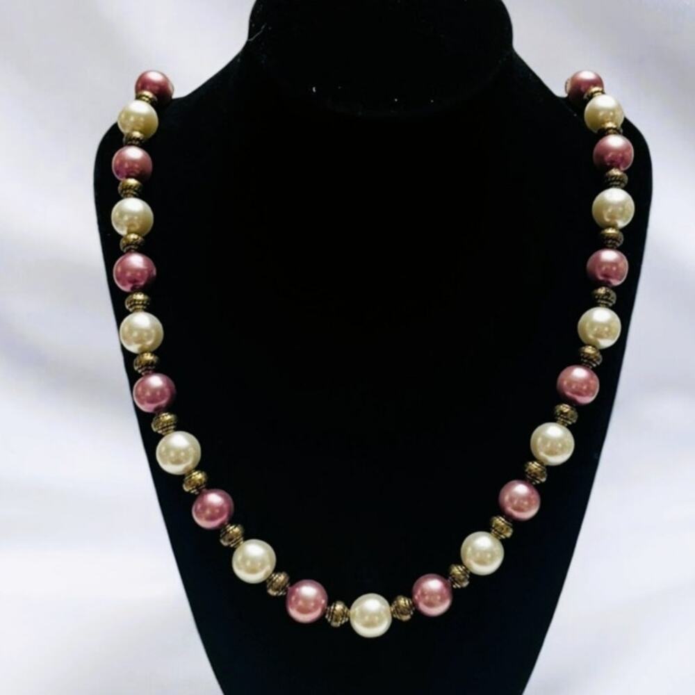 Vintage Faux Cream & Mauve Pearls, Ribbed Gold Spacers, Stretch Necklace